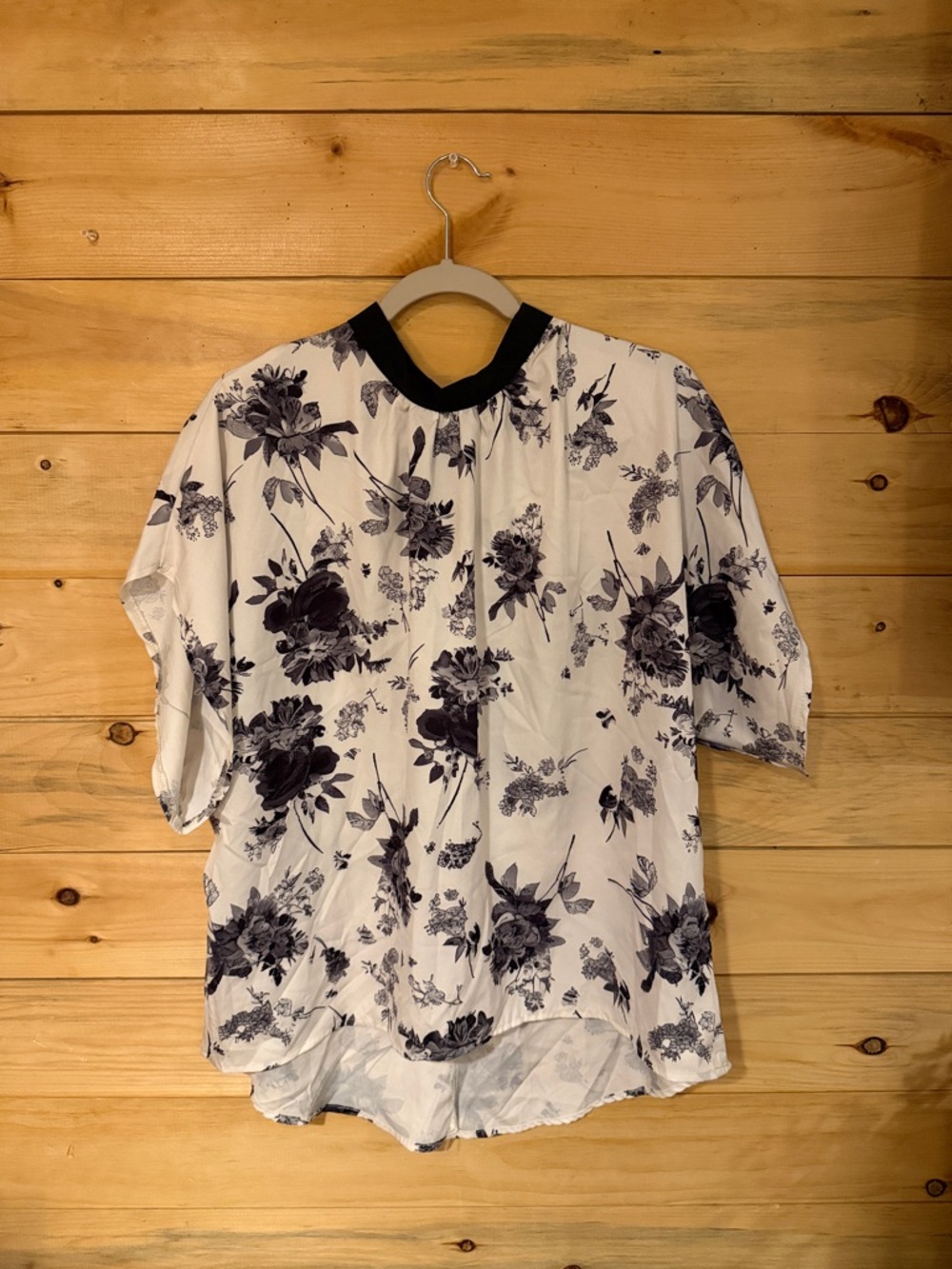 SHEIN White Floral Short Sleeve Blouse with Black Trim